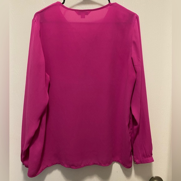 Tie-front keyhole blouse - Picture 2 of 4